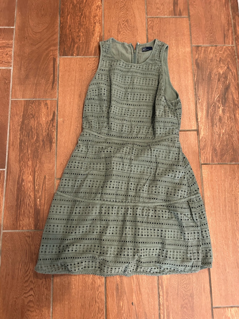 Gap size 14 green cotton eyelet dress
